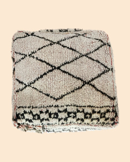 Vintage wool puff with diamond motif