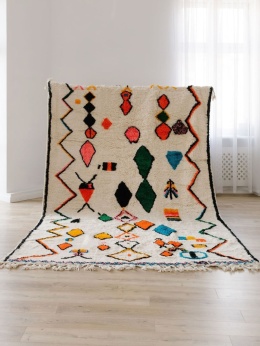 Big Maroccan Azilal carpet 2.44/3.70 m